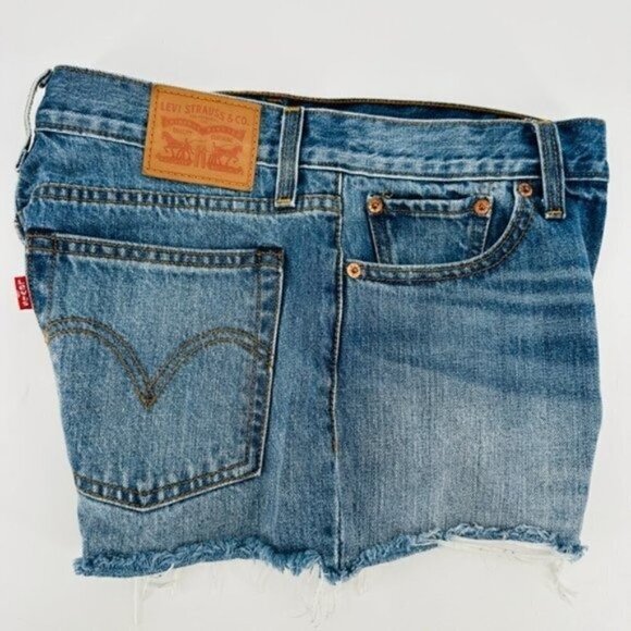 Levi's 501 High Rise Cut Off Button Fly Denim Beach Coastal 28 Jean Shorts - Picture 2 of 7
